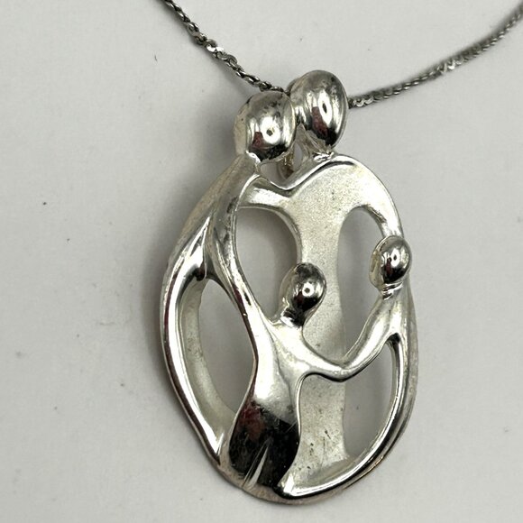 Sterling Silver 925 Family Embrace Pendant Necklace 24” 8g Modern Love Design - Picture 1 of 11